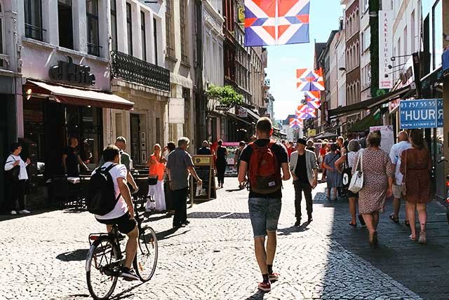 People on a pedestrian street in Antwerp