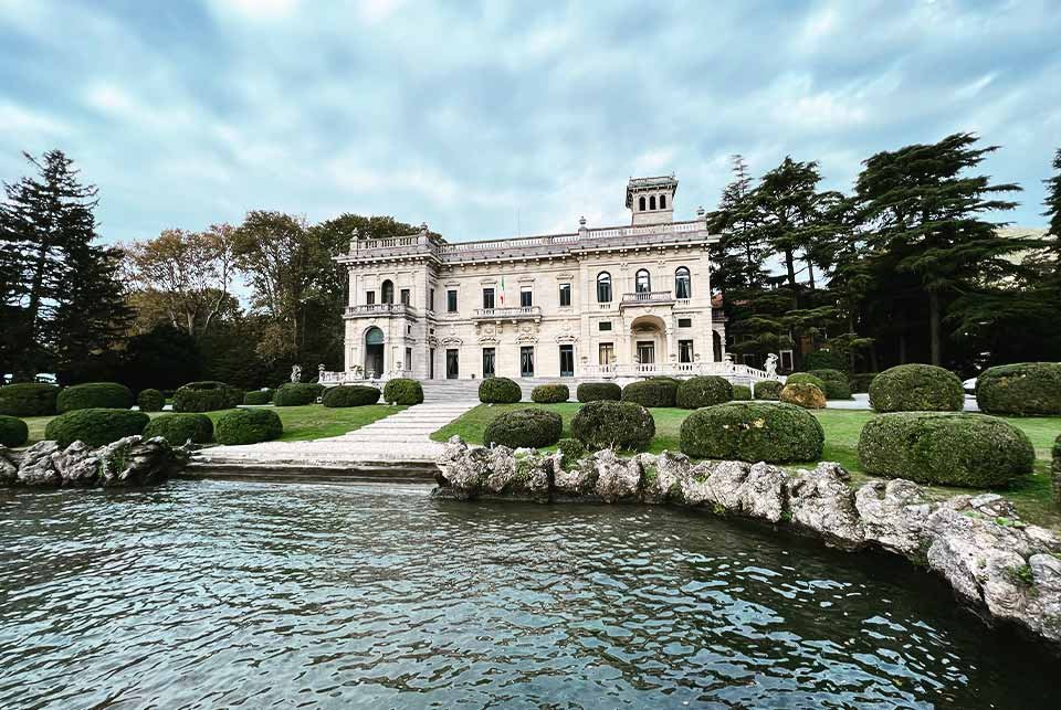 Villa on the waterfront of Lake Como