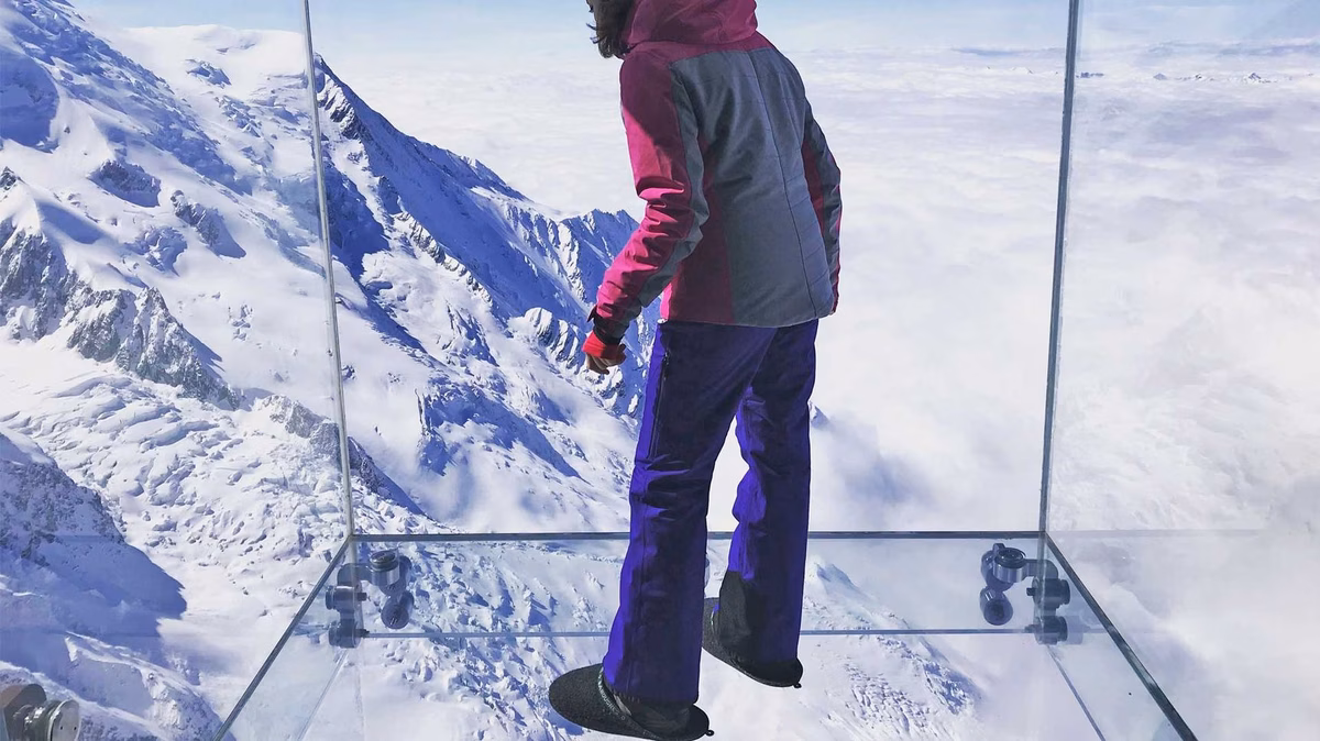 csm_chamonix-step-into-the-void-1920-1080-lar_dbd27d89a4