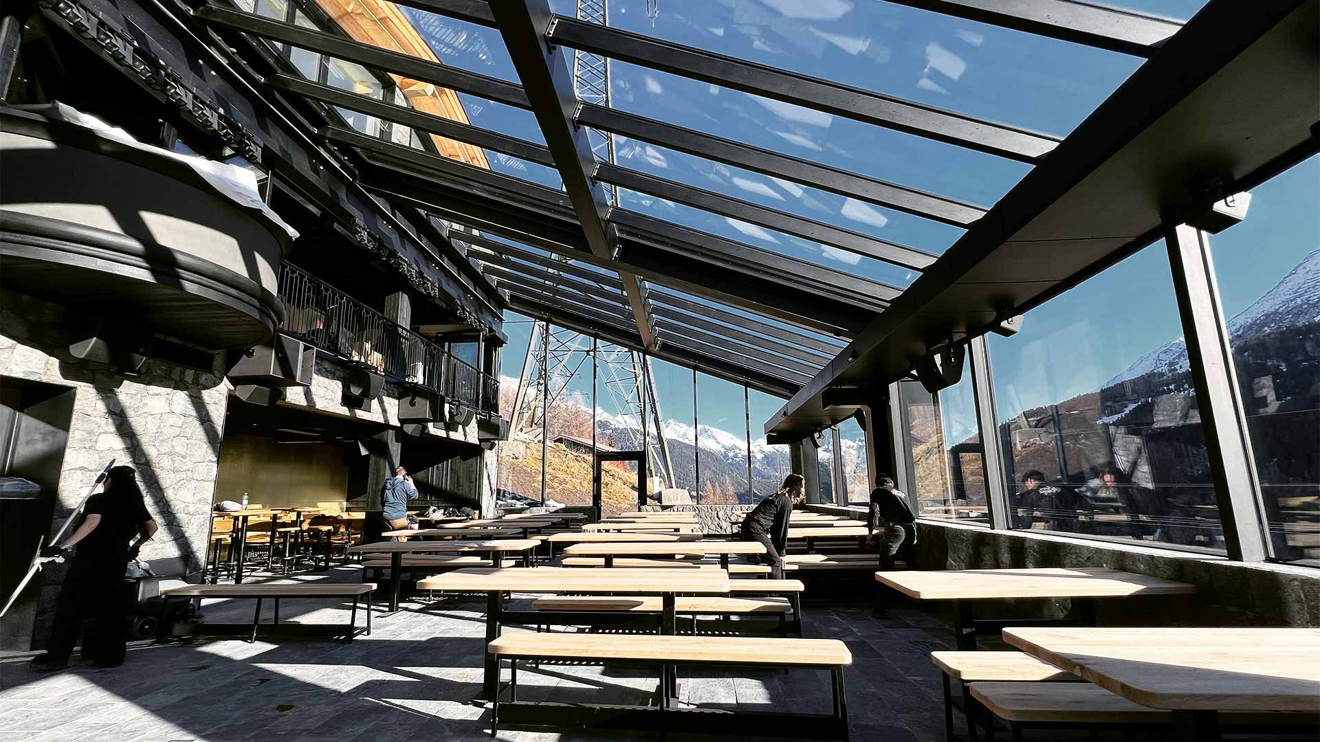 Glass roofed apres ski venue