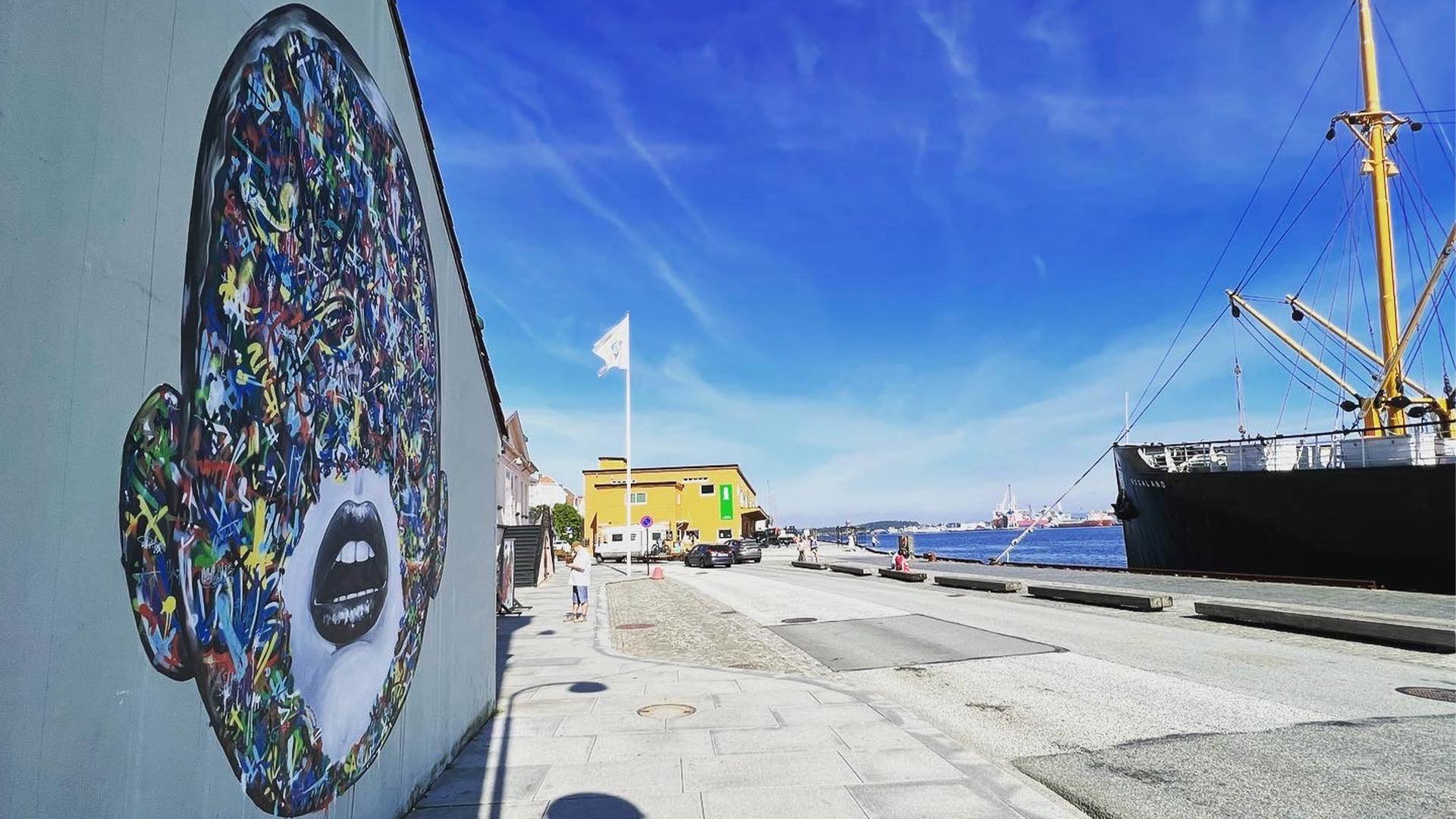 Mural art of a woman in Stavanger
