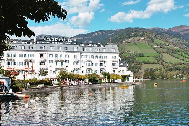 Hotels on the shore of Lake Zeller