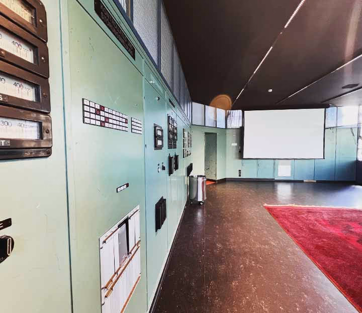 Preserved electronic systems in an old power plant control centre
